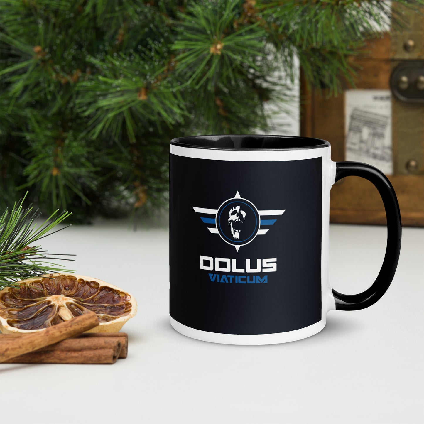 DOLUS VIATICUM Keramik-Tasse mit Logo in blau oder schwarz